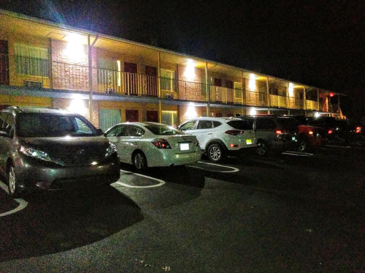 Royal Inn Motel フロント・ロイヤル エクステリア 写真