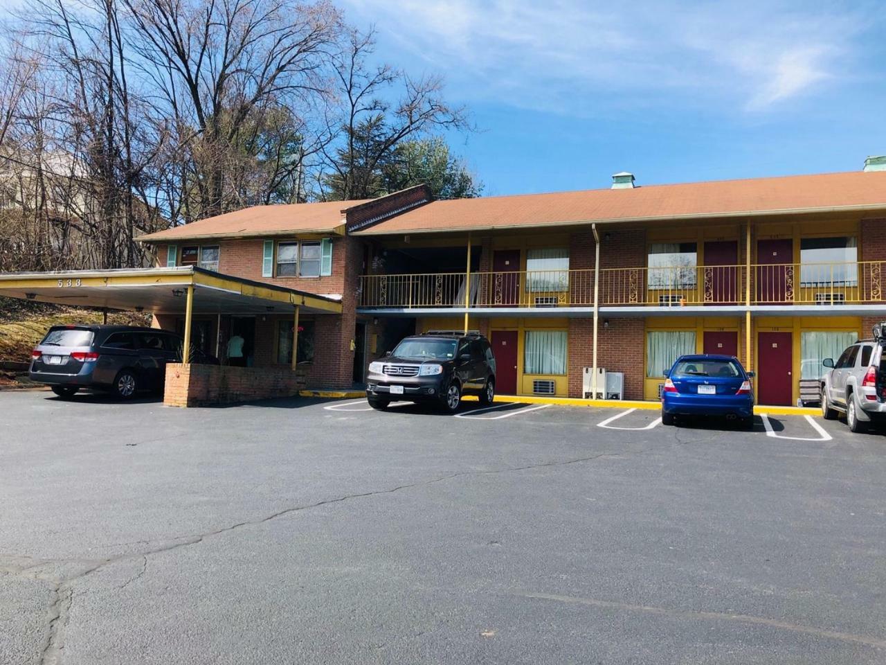 Royal Inn Motel フロント・ロイヤル エクステリア 写真